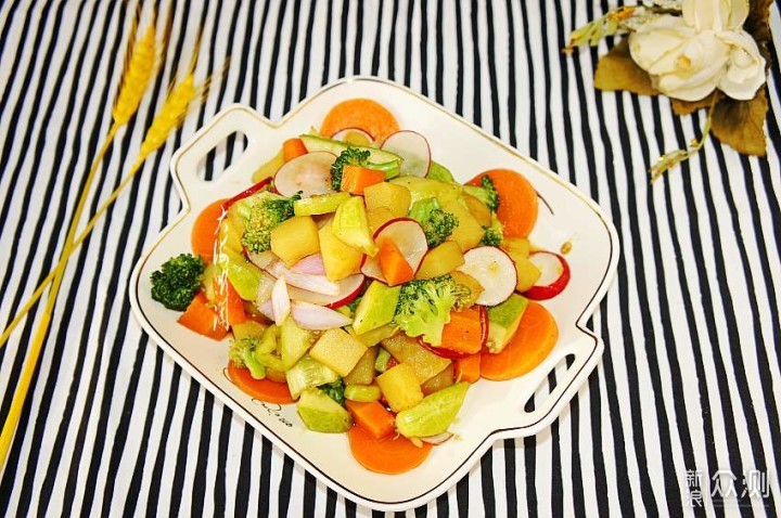 春耕备耕正当时 农机服务马力足